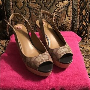 Coach wedge sling packs